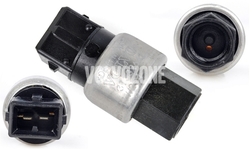 Air conditioner pressure sensor P1 (2007-) S40 II/V50, C30/C70 II (low pressure hose)