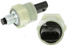 Oil pressure sensor 5 cylinder engines P1 (2010-) 2.0 D3/D4, P3 5 cylinder engines 2.0 D3/D4 2.4D/D5 (2009-)