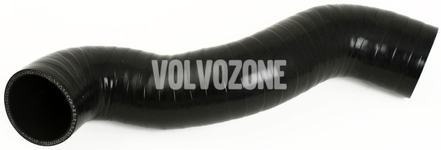 Hose from charger pipe to intercooler 2.4D/D5 (2006-) P2 S60/V70 II/XC70 II, vehicles with resonator