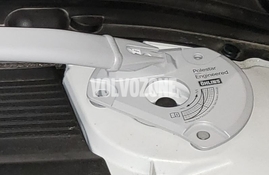 Engine strut bar mount/bracket Polestar left SPA S60 III/V60 II(XC) (OEM)
